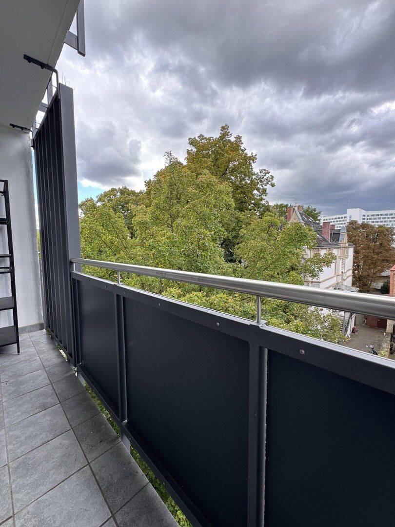 Einziehen und wohlfühlen ! Teilmöbliertes Appartement, 65189 Wiesbaden (Biebrich Wiesbaden)