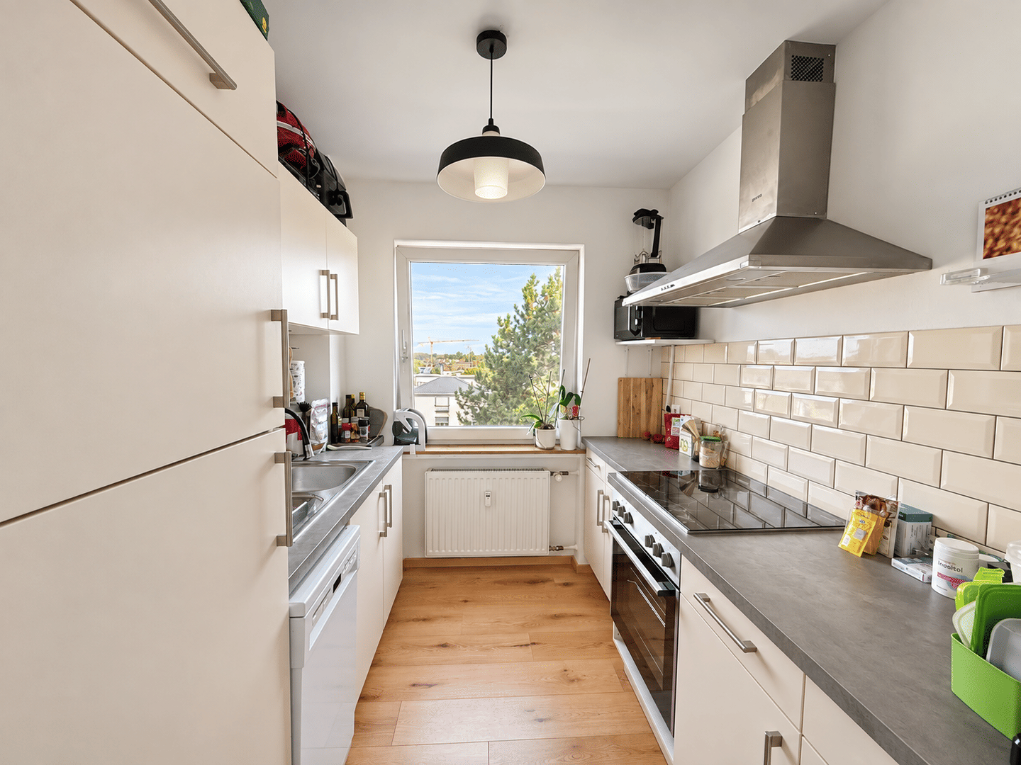 Wohnung mit Einbauküche, Balkon und eigenem Stellplatz in Bensheim, 64625 Bensheim