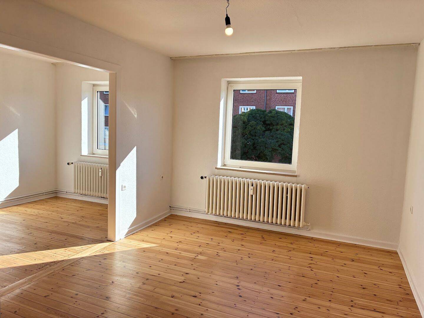 2,5 Zimmerwohnung mit Bad im Retrolook, 24149 Kiel (Neumühlen-Dietrichsdorf)