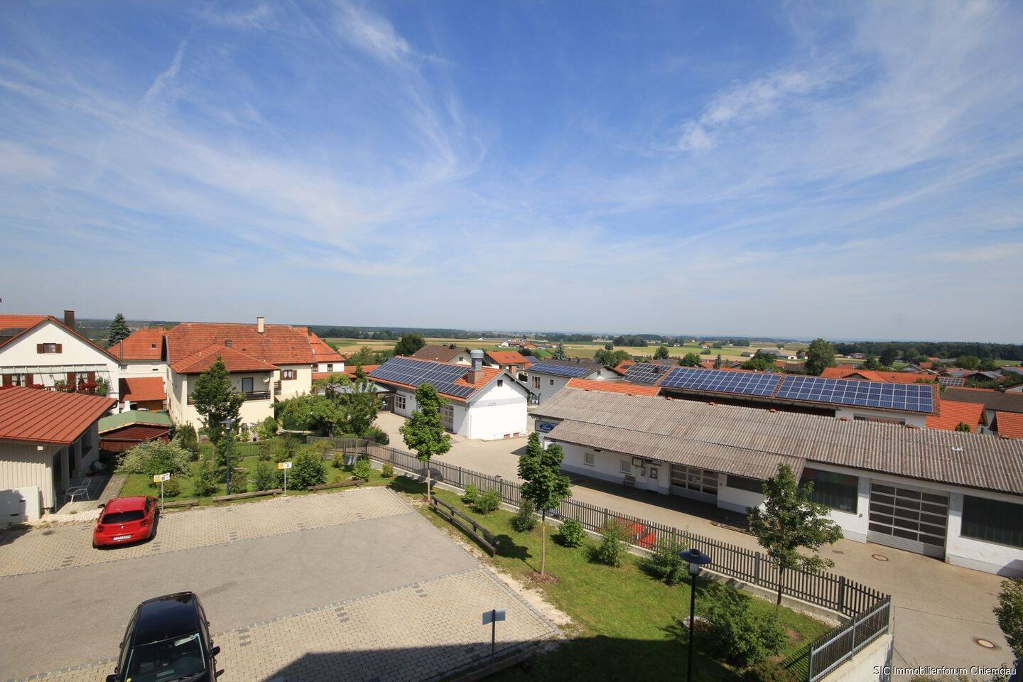 Schöner Weitblick! Gepflegte 2-Zimmer Wohnung im 2.OG mit Aufzug und Balkon in Engelsberg., 84549 Engelsberg