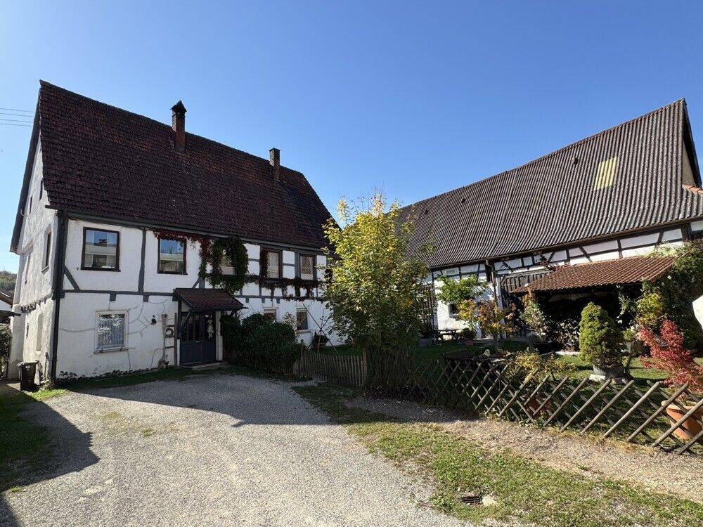 Historisches Juwel mit Potenzial: Denkmalgeschütztes Wohnhaus & Scheune, 89601 Schelklingen