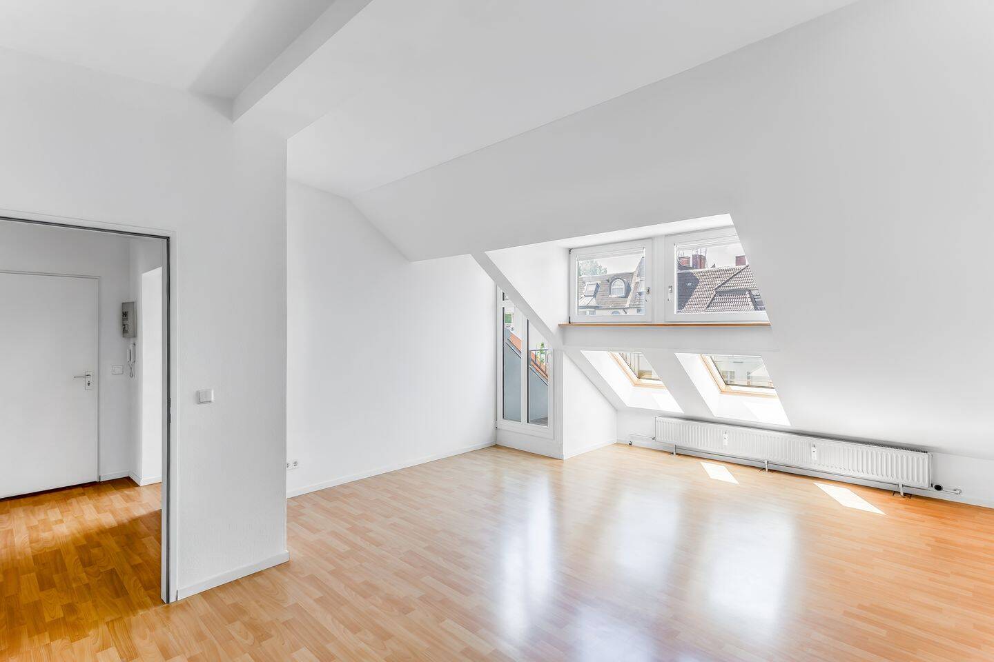 Berlin-Kreuzberg: Bezugsfreie Dachgeschosswohnung mit 2-Zimmern und ca. 60 m² im Graefekiez, 10967 Berlin (Friedrichshain-Kreuzberg Kreuzberg Neukölln)