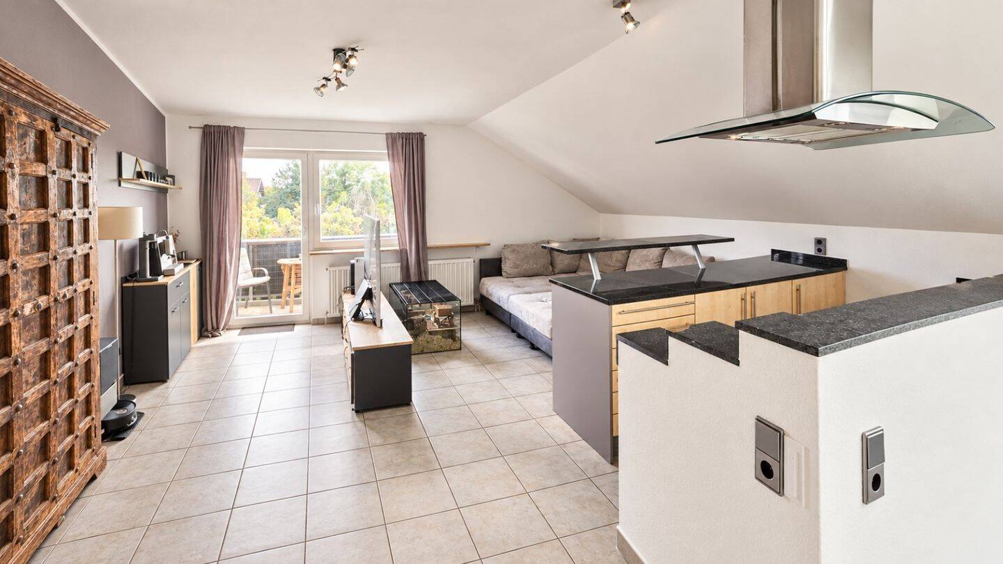 Hübsche 2-Zi.-Dachgeschosswohnung m. Balkon in Ismaning, 85737 Ismaning