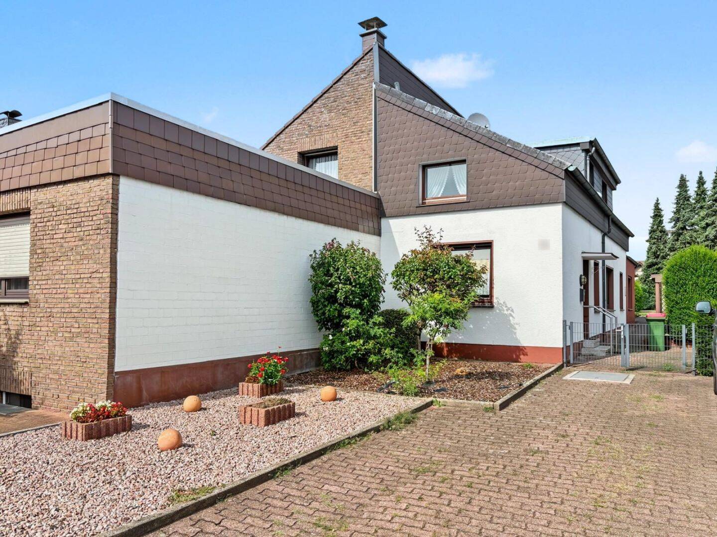 Viel Haus, viel Grundstück, viel Potenzial – Doppelhaushälfte in Schmachtendorf, 46147 Oberhausen (Alsfeld Holten Schmachtendorf Sterkrade-Nord)