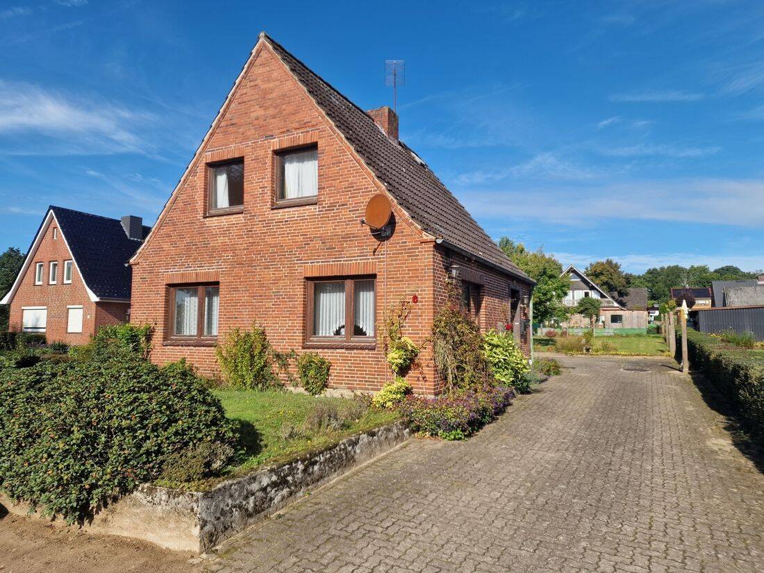 Siedlungshaus in ruhiger Lage auf einem 814 m² großem Grundstück, 25704 Bargenstedt