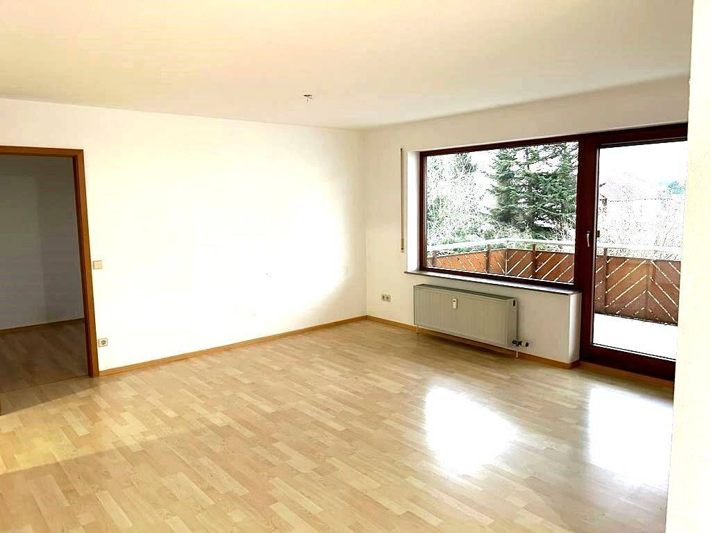 Charmante 4,5-Zimmer-Wohnung mit zwei Tiefgaragenstellplätzen und Einbauküche., 78256 Steißlingen
