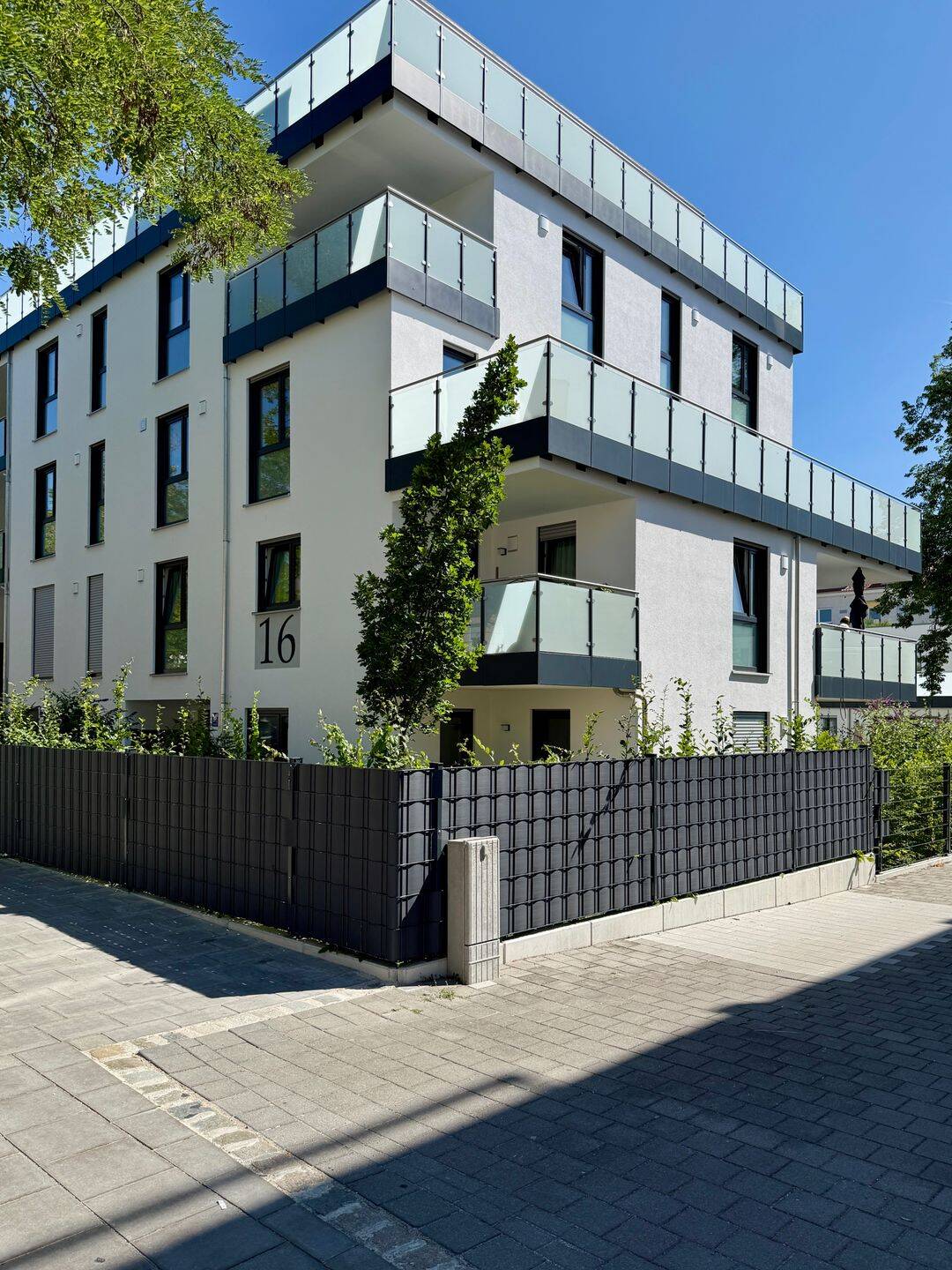 Stilvoll wohnen in Moosach: moderne 3-Zimmer-Neubauwohnung mit großem Sonnenbalkon & TG-Stellplatz, 80992 München (Moosach Neuhausen-Nymphenburg Pasing-Obermenzing)