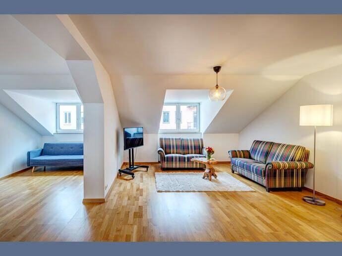 Möbliert: Schöne möblierte Dachgeschosswohnung in Ludwigsvorstadt, 80336 München (Altstadt-Lehel Ludwigsvorstadt-Isarvorstadt Sendling)
