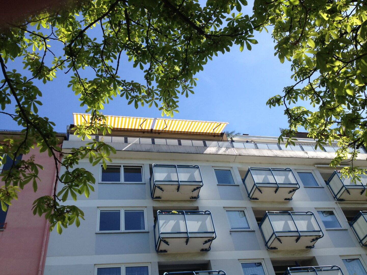 zentrale und verkehrsberuhigte Lage teilmöblierte Penthouse Perle direkt am Wilhelmsplatz mit Aufzug, 63065 Offenbach am Main (Offenbach am Main)