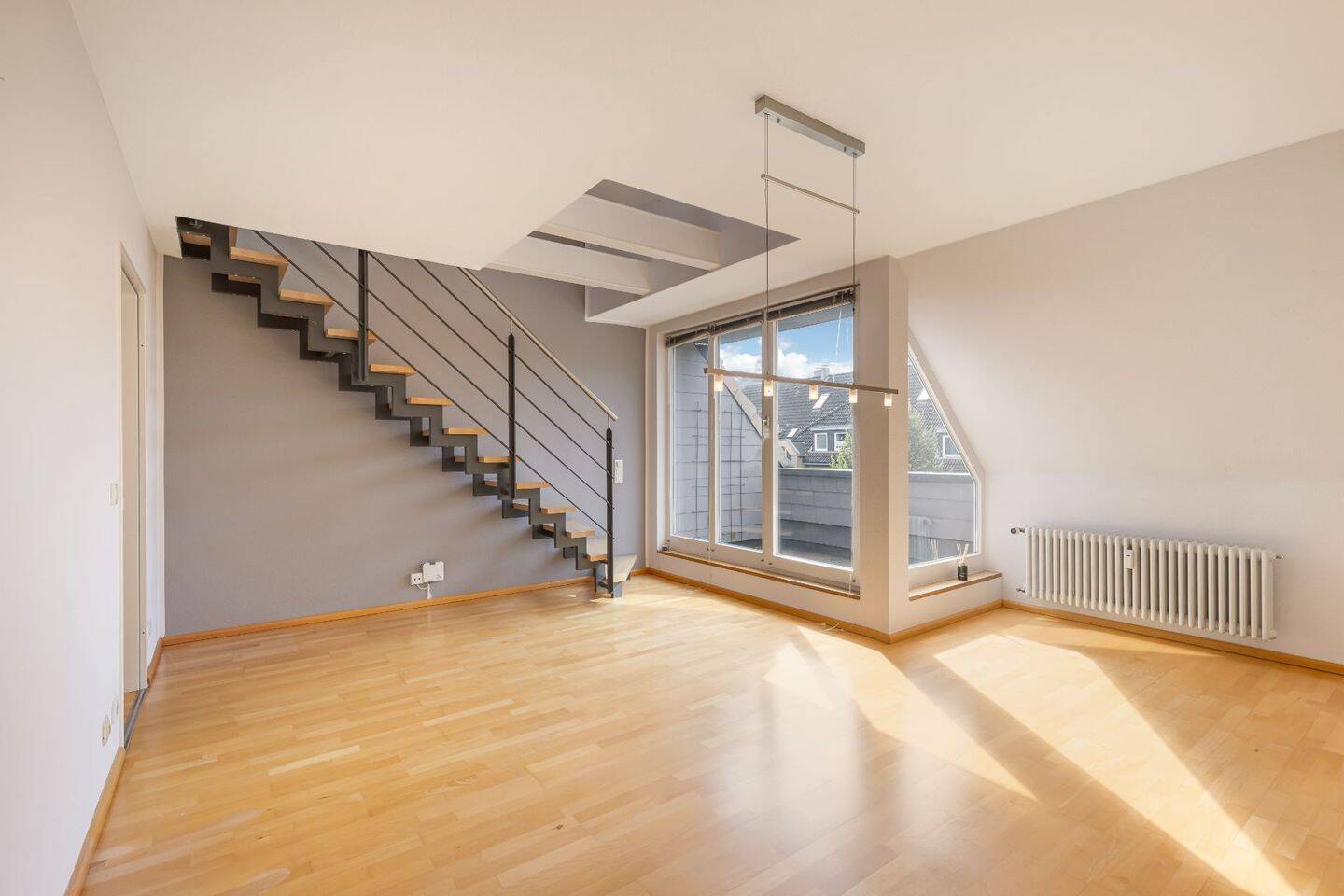 Ruhige 4-Zimmer-Maisonette mit West-Loggia – fußläufig zum AEZ und zur S-Bahn, 22395 Hamburg (Wandsbek Bergstedt Poppenbüttel Sasel Wohldorf-Ohlstedt)