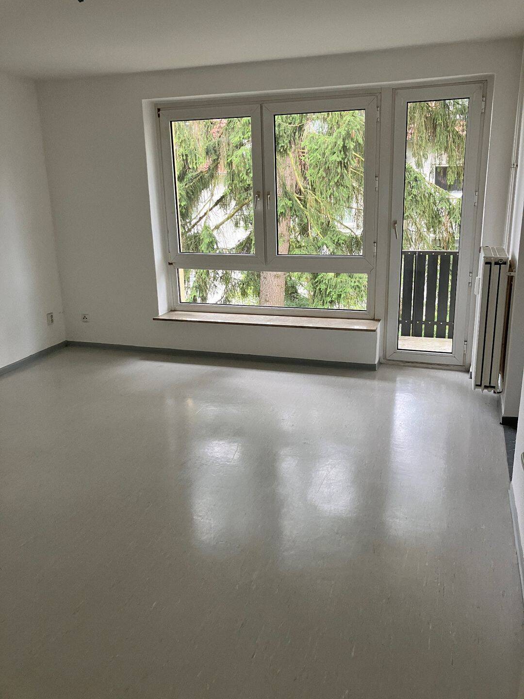 Wohnen im Pinienhain – Schöne Wohnung mit Balkon zu vermieten, 35260 Stadtallendorf