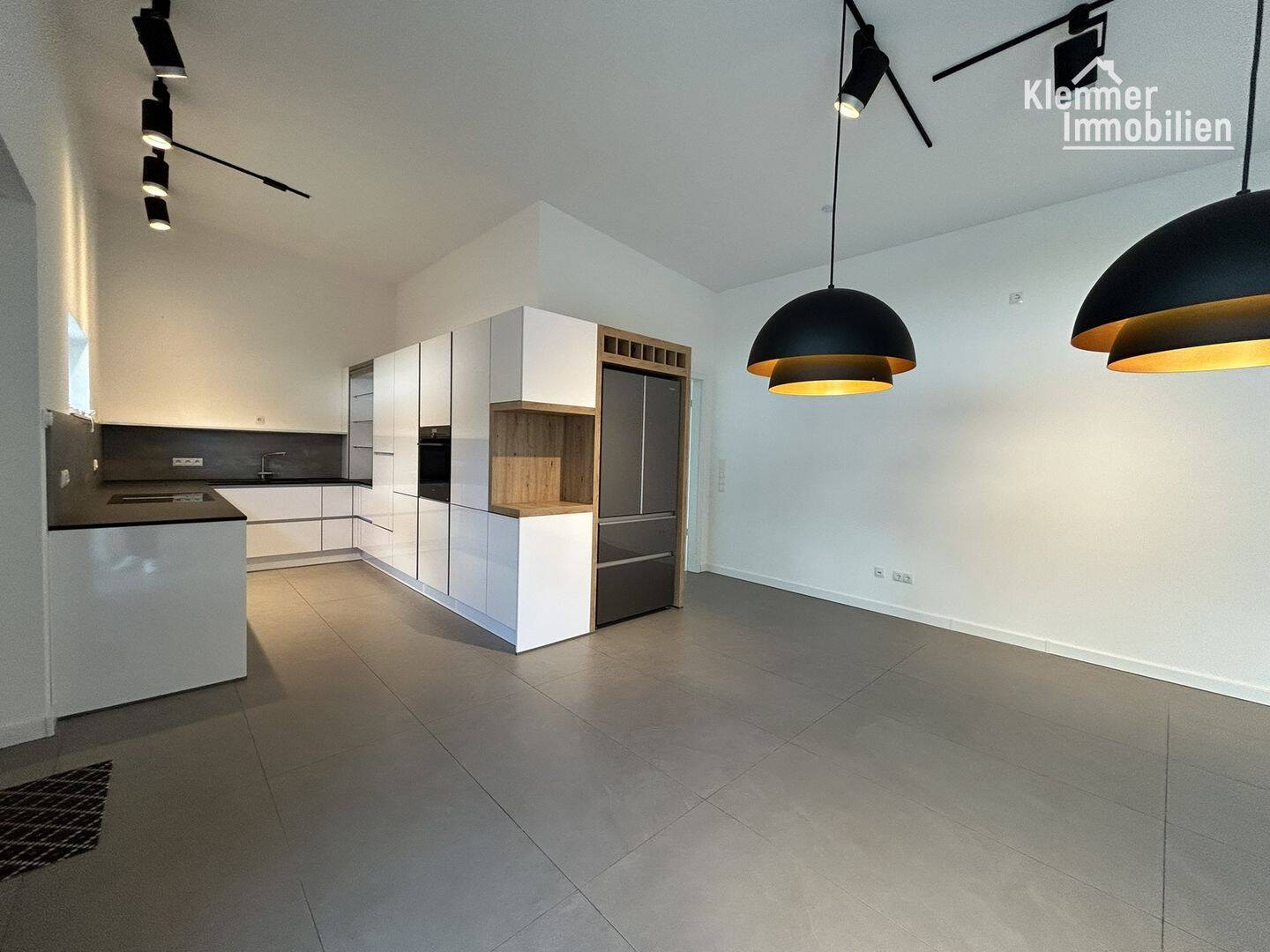 Exklusive Penthousewohnung auf 171 m² Wohnfläche mit Dachterrasse und zwei Balkonen, 97816 Lohr a. Main (Lohr)