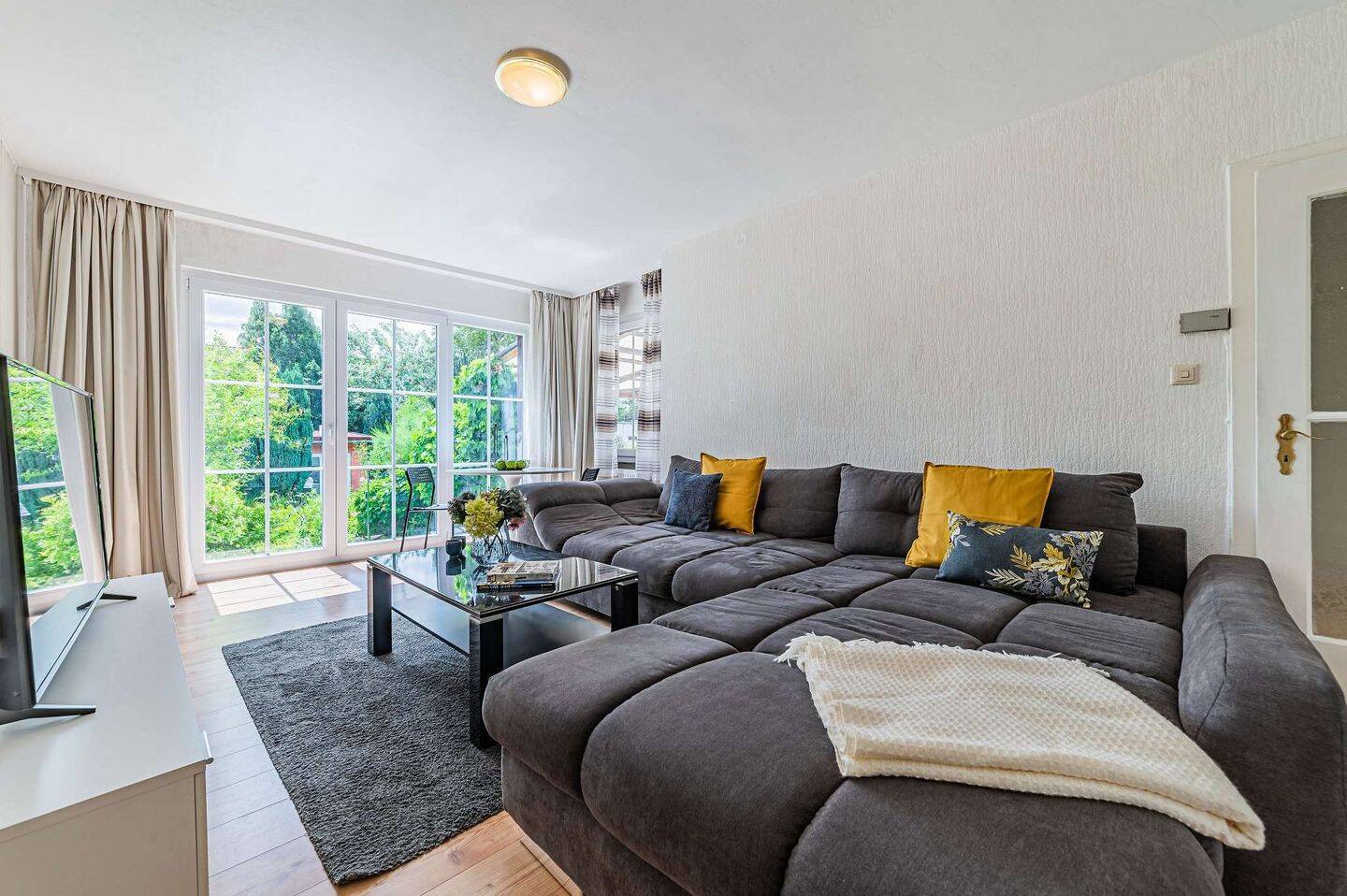 Gepflegte 2-Zimmer-Wohnung in ruhiger Stadtlage, 60489 Frankfurt am Main (Rödelheim)