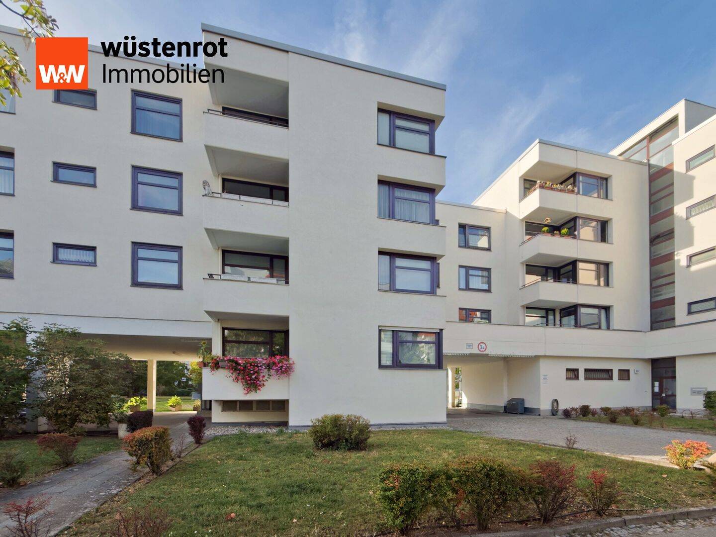 Zwischen Grunewald und U2: 3 Zimmer mit ruhigem Hofbalkon, Aufzug und Tiefgaragenstellplatz, 14052 Berlin (Charlottenburg-Wilmersdorf Spandau Westend)