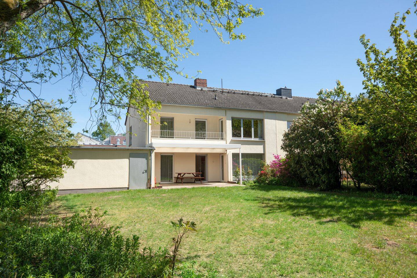 Doppelhaushälfte mit großem Grundstück -Entwicklungspotenzial in bester Lage, 63303 Dreieich