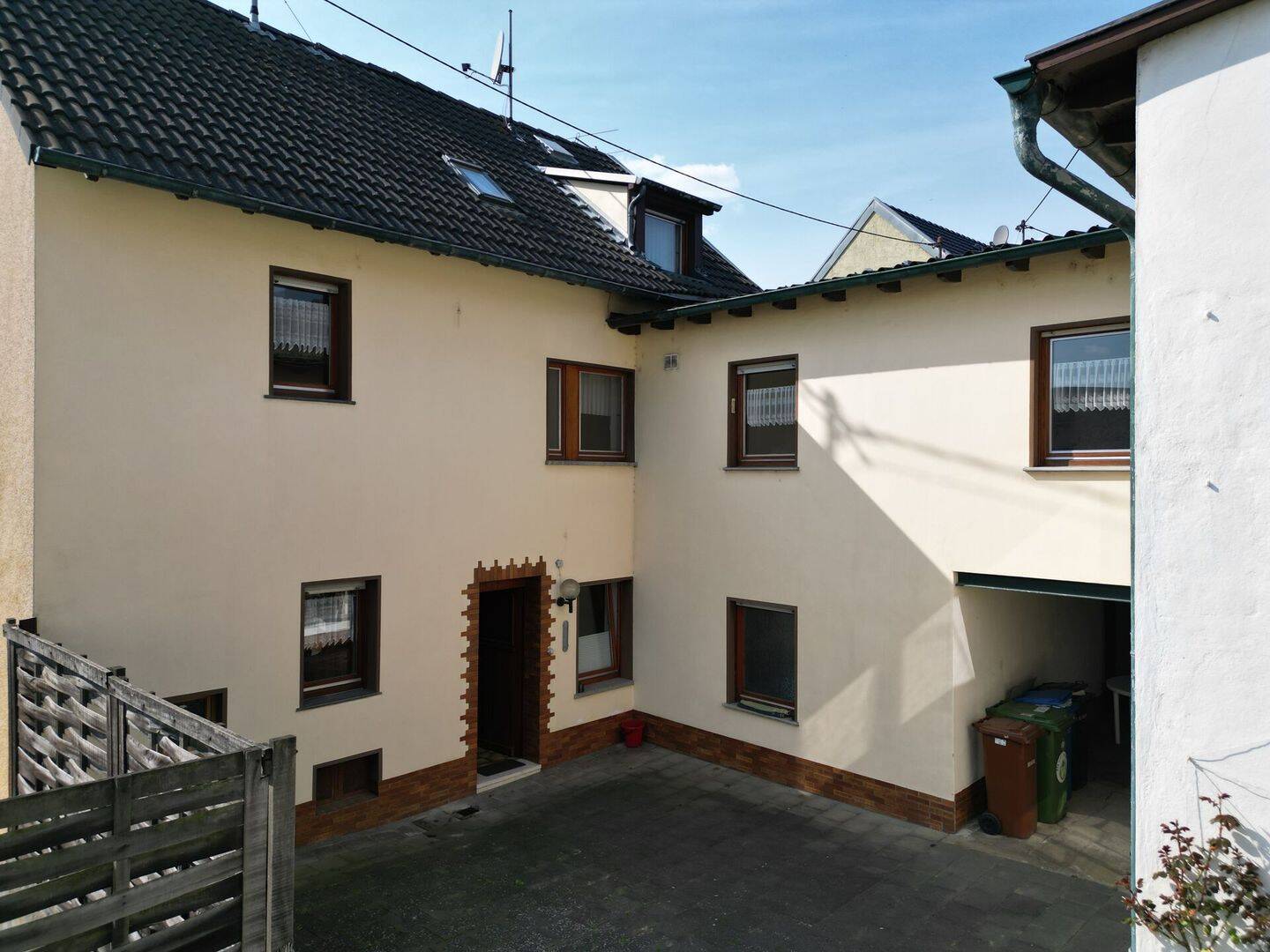Ein Haus mit Potenzial & viel Platz für die ganze Familie-Wohnen in zentraler Lage von Bad Hönningen, 53557 Bad Hönningen