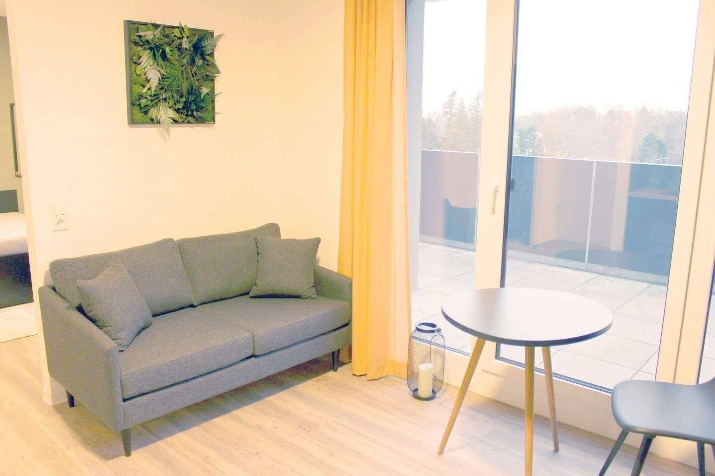 Möbliertes Penthouse -Apartment mit Dachterrasse, 12051 Berlin (Neukölln)