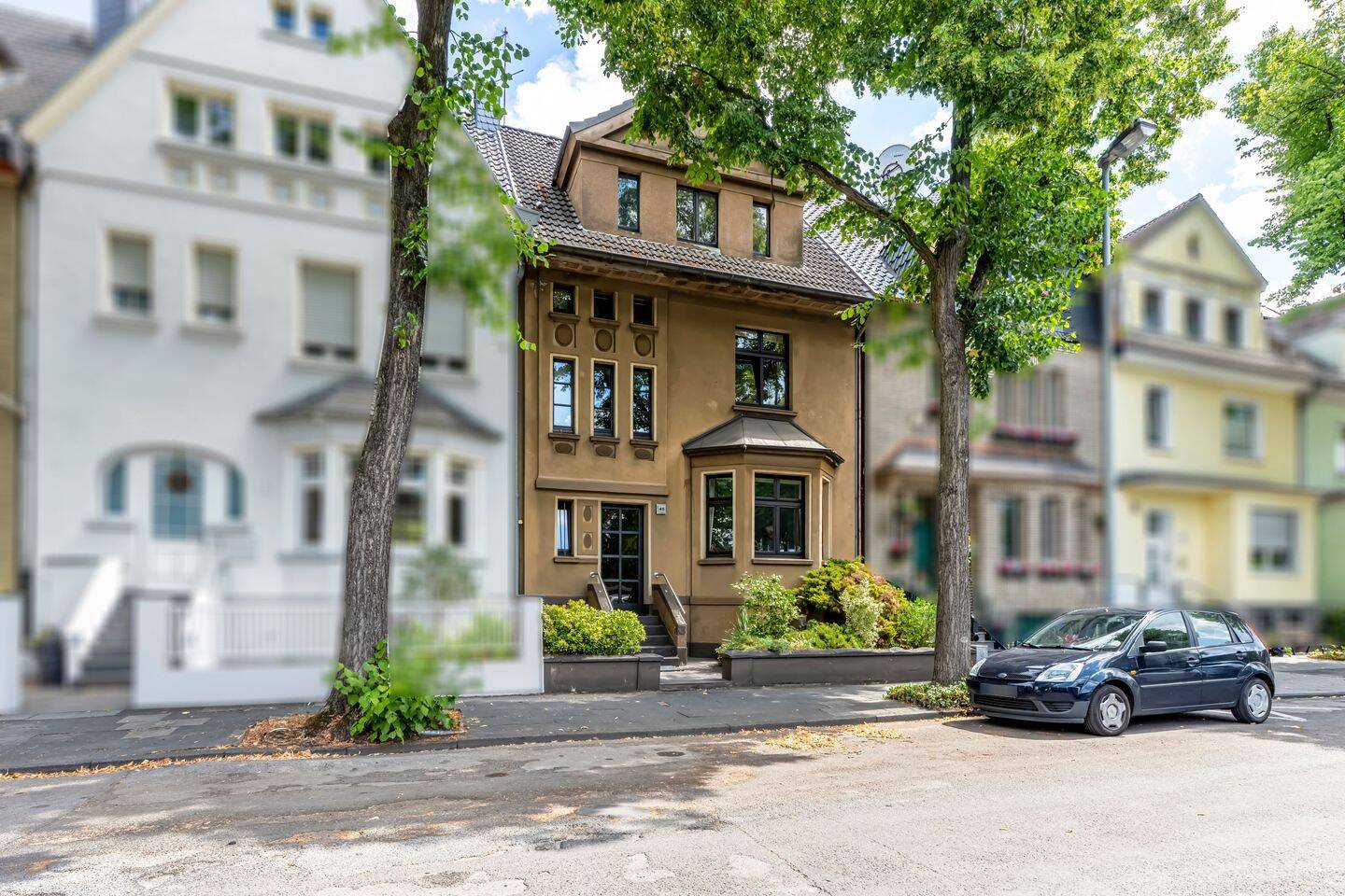 Großzügiges Reihenhaus in Duisburg mit ruhiger Lage und hohem Gartenkomfort, 47137 Duisburg (Mittelmeiderich Obermeiderich Untermeiderich)