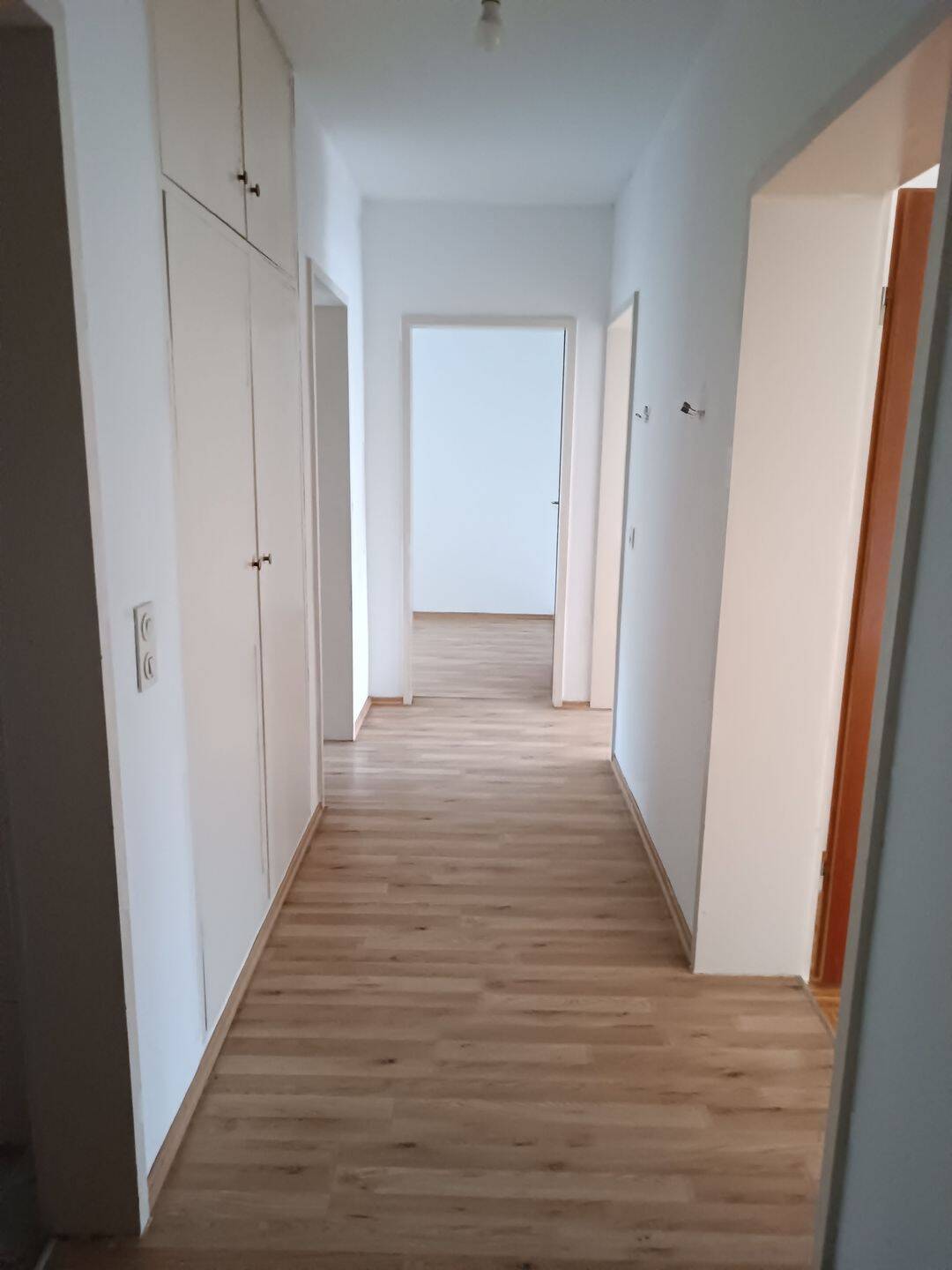 Eine frisch renovierte Wohnung in Sieglitzhofer straße 38 in Erlangen, 91054 Erlangen (Burgberg Erlangen-Nord Erlangen-Ost Innenstadt Sieglitzhof)