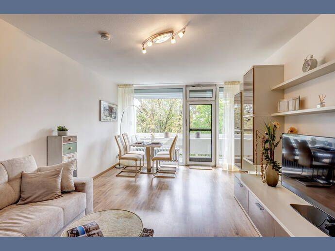 Möbliert: Sonnige 2-Zimmer Wohnung mit Südbalkon, 81737 München (Ramersdorf-Perlach)
