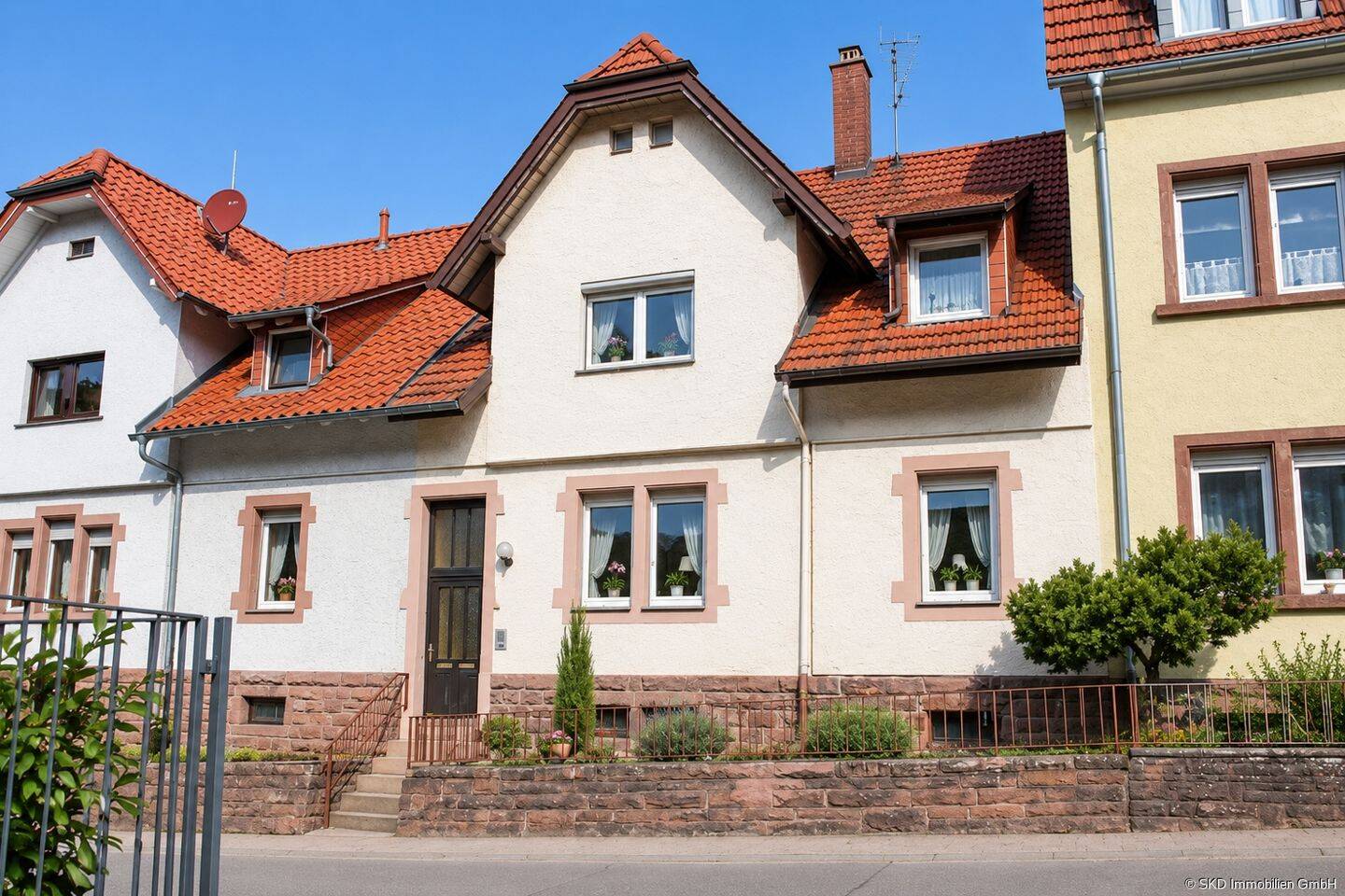 Eberbach: Ein- bis Zweifamilienhaus – Wohnen mit vielen Möglichkeiten!, 69412 Eberbach