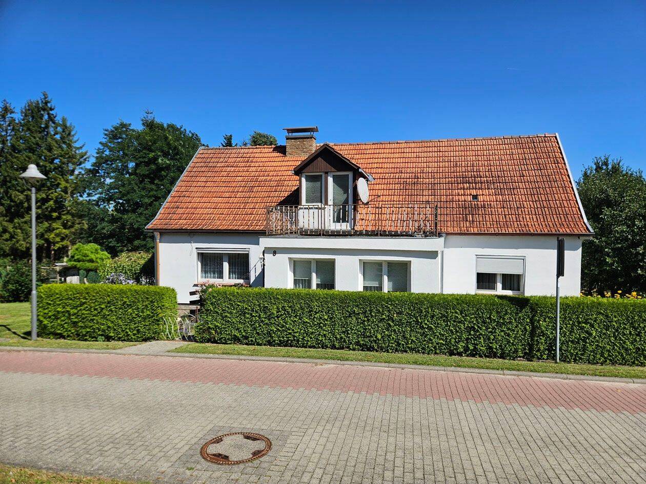 Viel Platz für neue Ideen – Sanierungsbedürftiges Einfamilienhaus auf großzügigem Grundstück, 18574 Poseritz
