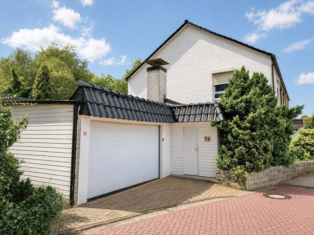 Endreihenhaus mit Anliegerwohnung, großem Garten und Sauna in hervorragender Lage von Schenefeld, 22869 Schenefeld