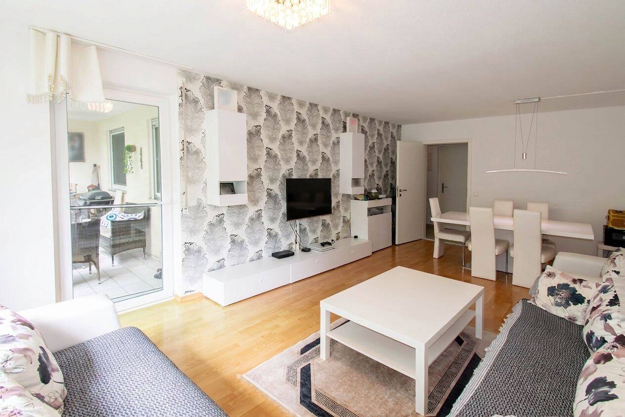 Charmante 3-Zimmmer-Wohnung mit Einzelgarage in schöner Lage, 71711 Steinheim an der Murr