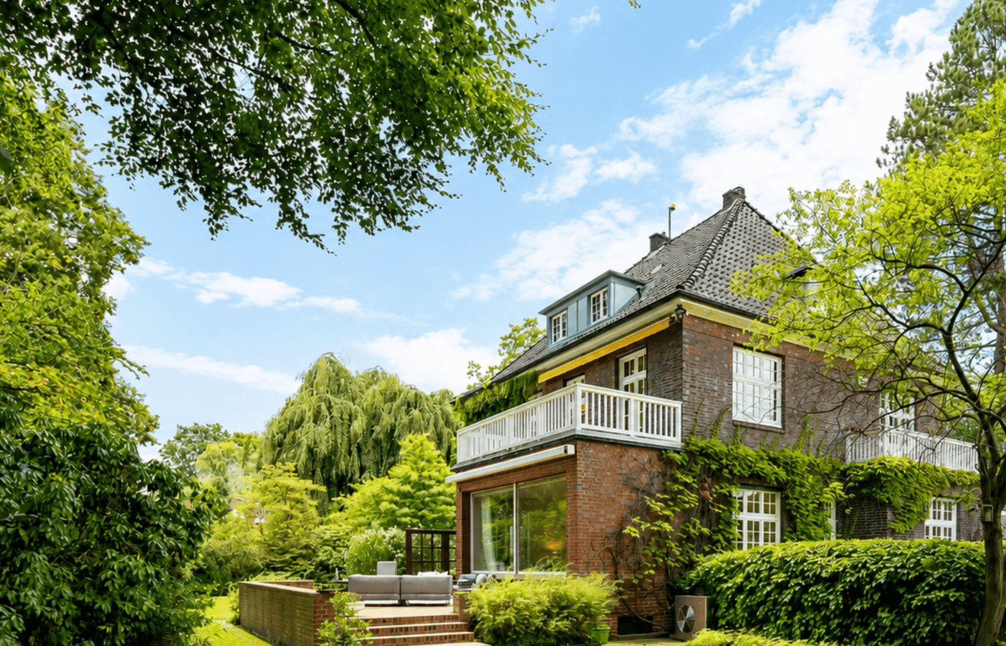 Exklusives Herrenhaus mit Pool in Traumlage, 22609 Hamburg (Altona Groß Flottbek Nienstedten Osdorf Othmarschen)
