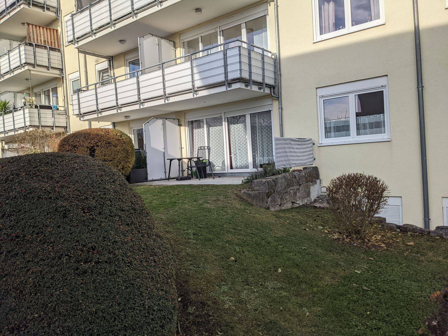 Geschmackvolle Erdgeschosswohnung mit Terrasse und EBK in Friedrichshafen, 88045 Friedrichshafen