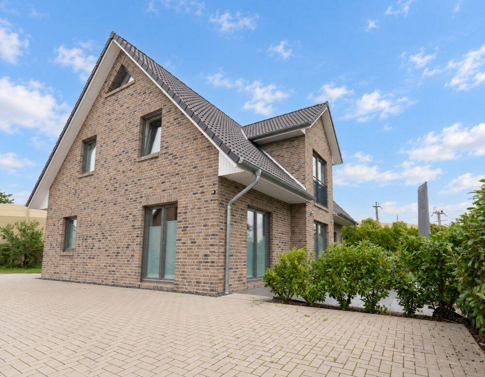 Zeitlos schön wohnen – modernes Klinkerhaus mit besonderem Charme, 21423 Winsen (Luhe)