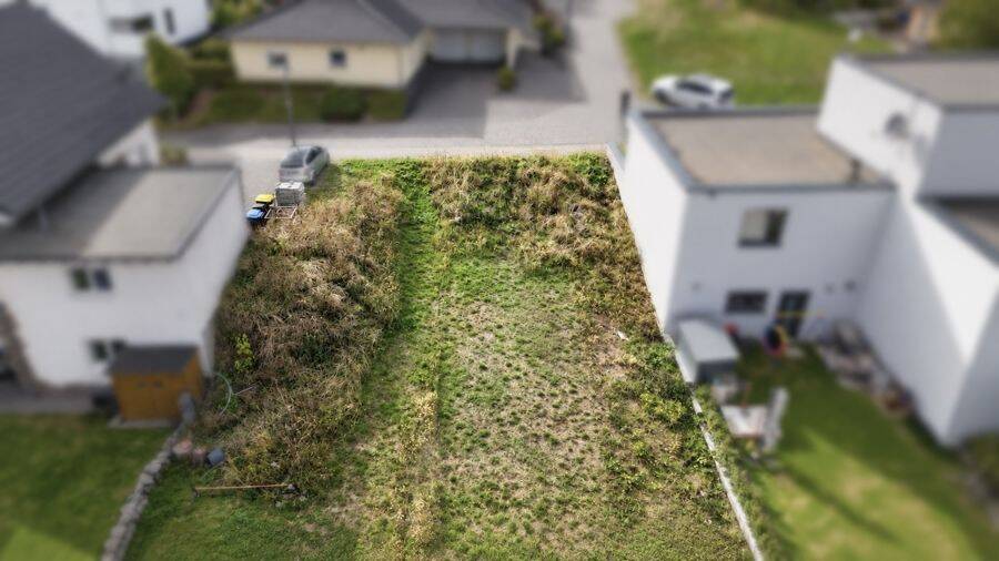 Traumhafter Weitblick ins Grüne – attraktives Baugrundstück in naturnaher Lage, 56729 Langenfeld