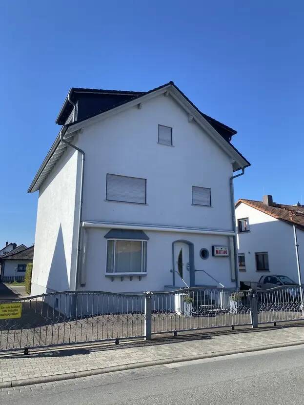 Leben & Arbeiten perfekt kombiniert – 5-Zi-Maisonette mit eigener Gewerbeeinheit in Bickenbach, 64404 Bickenbach