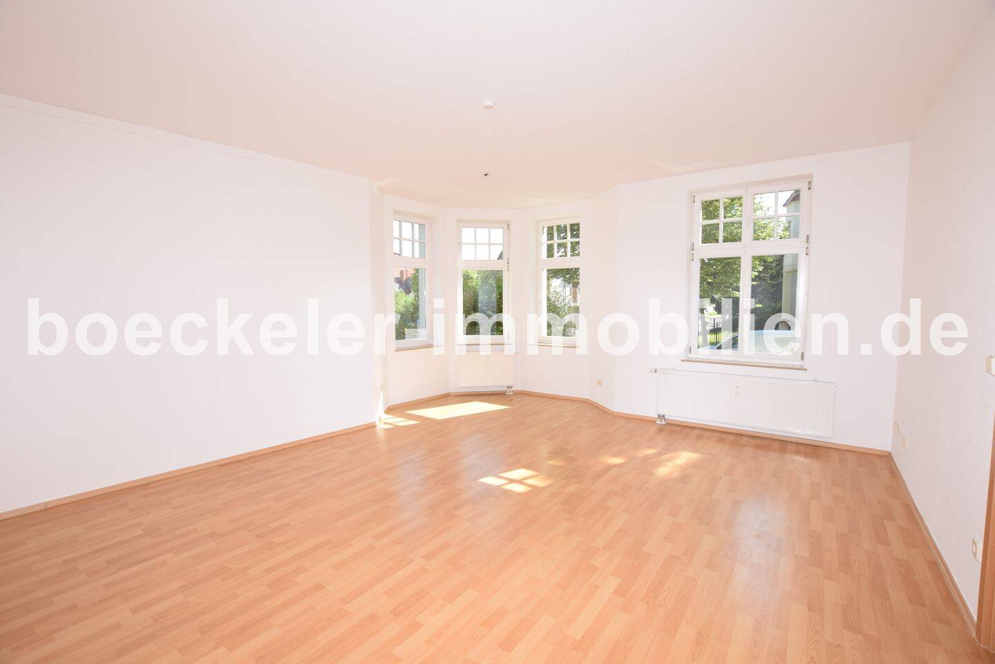 Attraktive 3-Zimmer-Wohnung mit großzügigem Wohngefühl !, 6618 Naumburg (Saale)