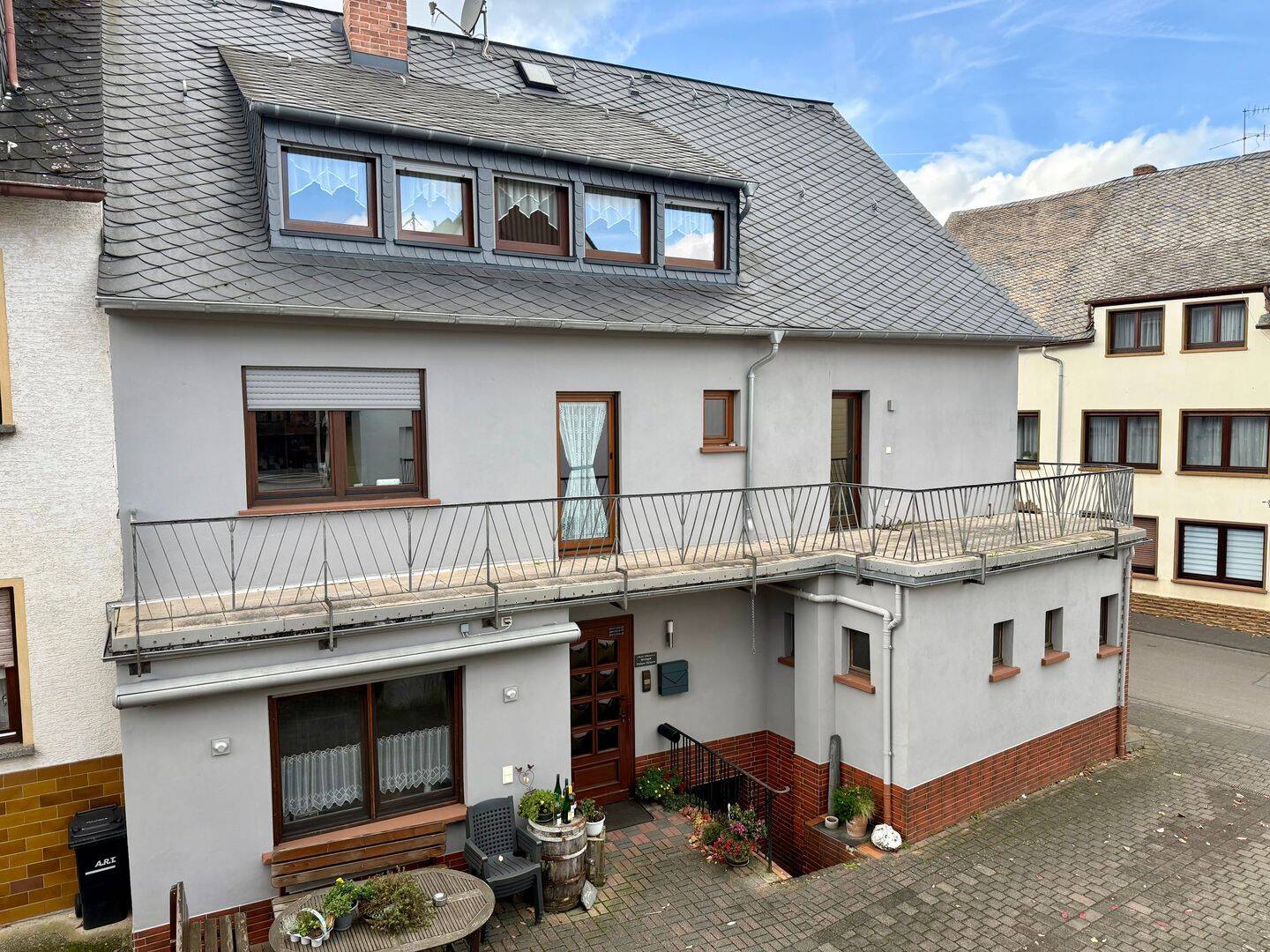 Brauneberg: Neuer Preis! ehemalige Gaststätte mit Gästezimmer und Betreiberwohnung, 54472 Brauneberg