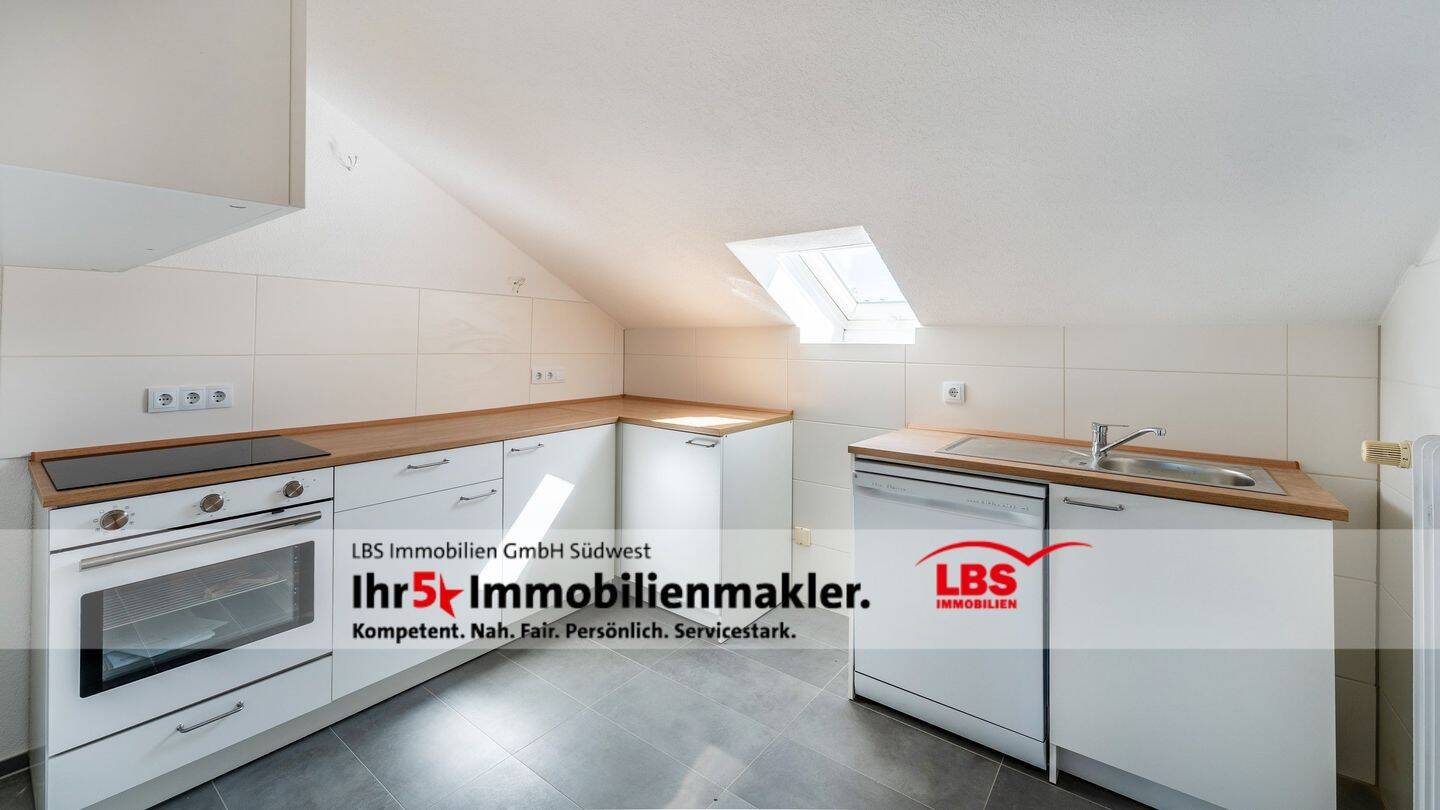 Helle und modernisierte Dachgeschosswohnung in Ortsrandlage von Rielasingen!, 78239 Rielasingen-Worblingen