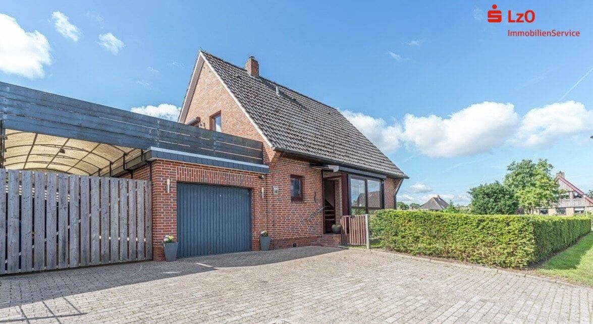 Teilsaniertes Einfamilienhaus in ruhiger Siedlungslage, 26935 Stadland