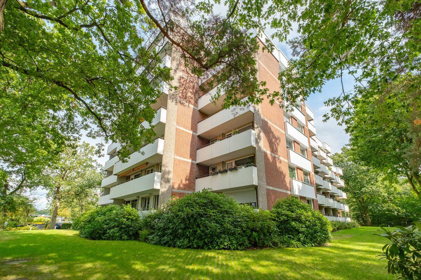 Attraktive 2-Zimmer-Wohnung mit Balkon in ruhiger Lage nahe Klövensteen |GLADIGAU, 22880 Wedel