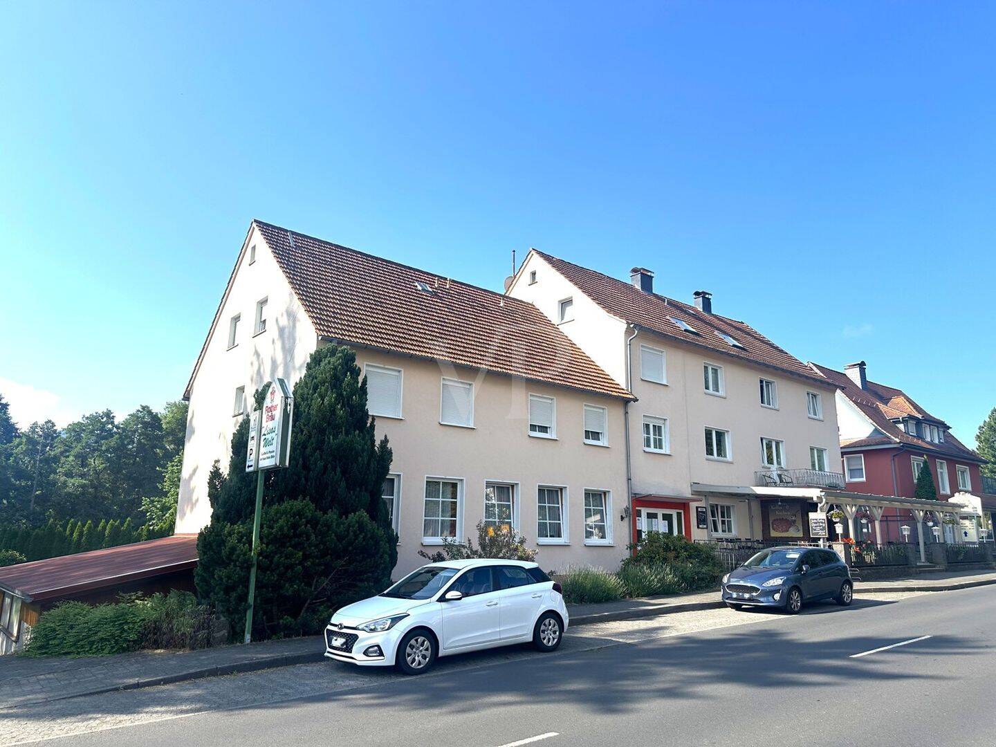 Vielfältig nutzbares Gästehaus mit Gastronomie und Wohnungen in attraktiver Lage der Rhön, 36115 Ehrenberg (Rhön)