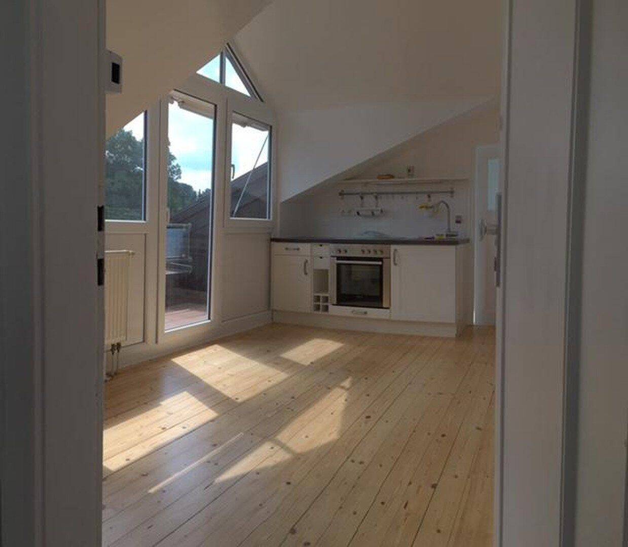 Helle, ruhige 2-Zi-Dachgeschoss-Wohnung in Starnberg-Söcking, 82319 Starnberg