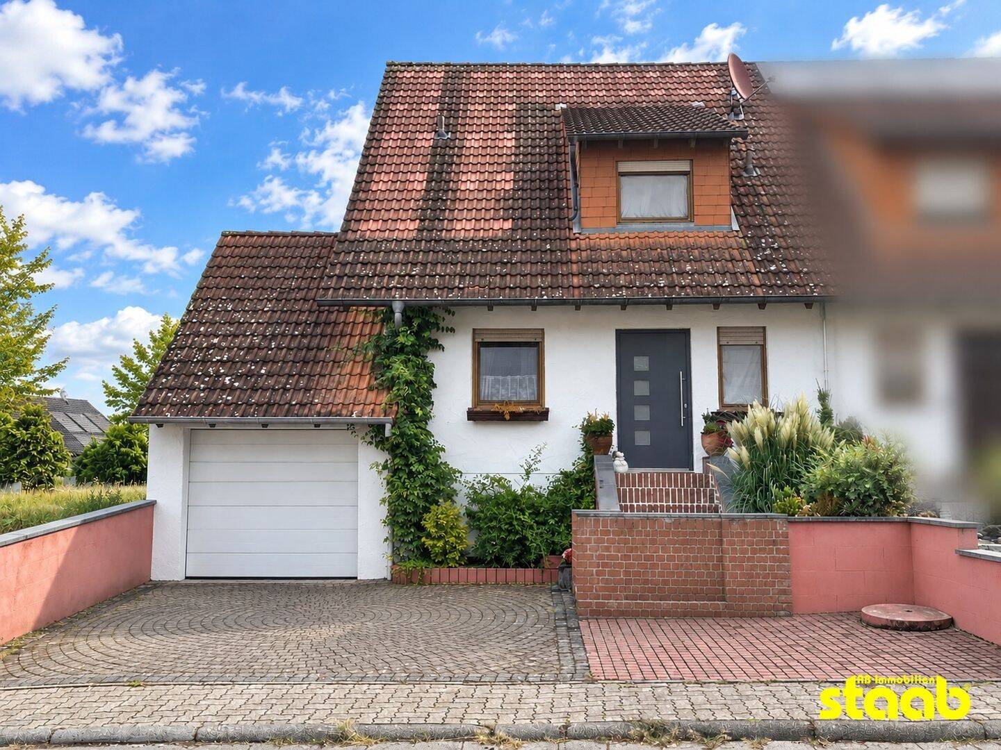 GESTALTEN. WOHNEN. ANKOMMEN. – DOPPELHAUSHÄLFTE IN SULZBACH MIT GARTEN & GARAGE, 63834 Sulzbach a. Main