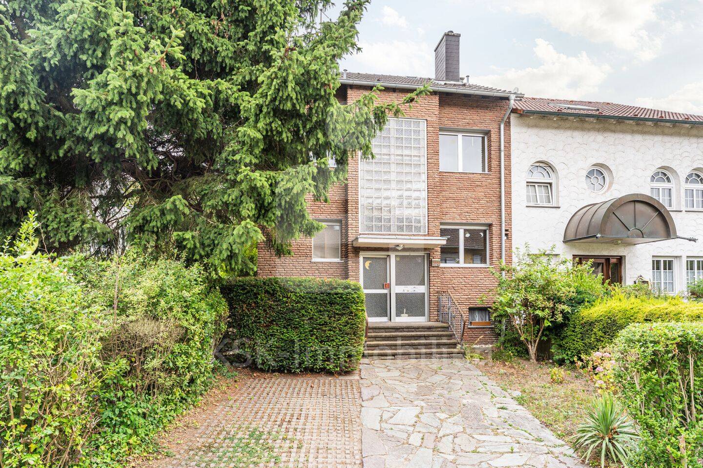 Ruhige Lage, solide Substanz, viel Platz: Geräumiges Wohnhaus sucht neue BewohnerInnen., 50321 Brühl