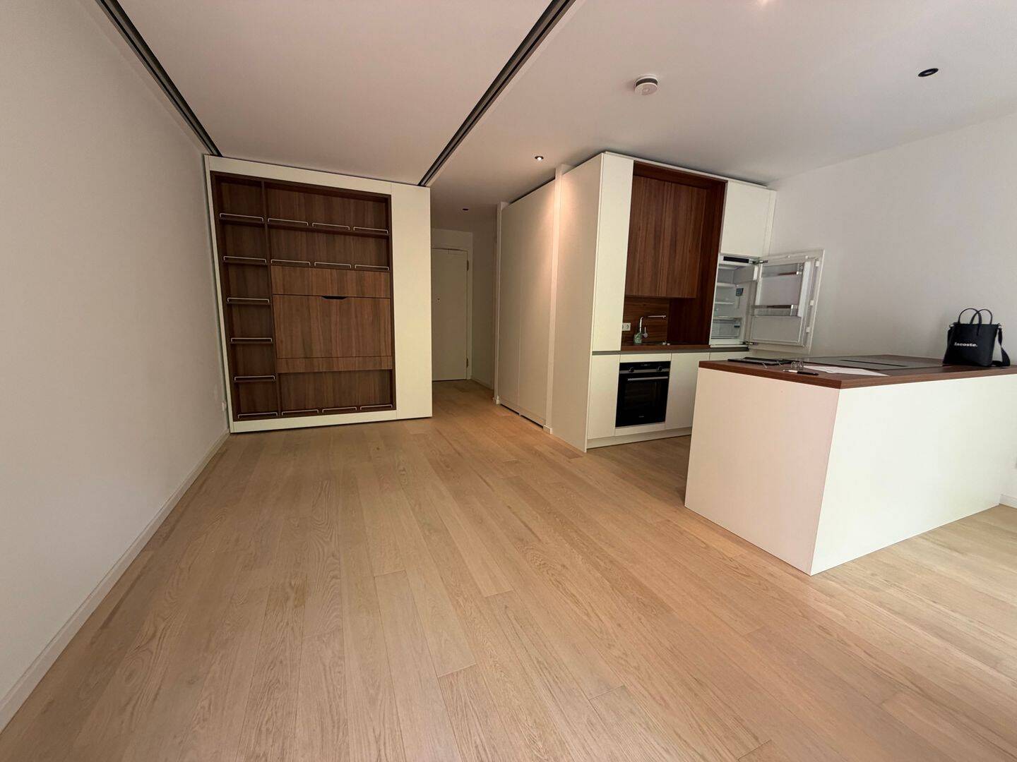 Moderne möblierste 1-Zimmer Wohnung mit Balkon in Schwabing, 80797 München (Maxvorstadt Milbertshofen-Am Hart Neuhausen-Nymphenburg Schwabing-West)