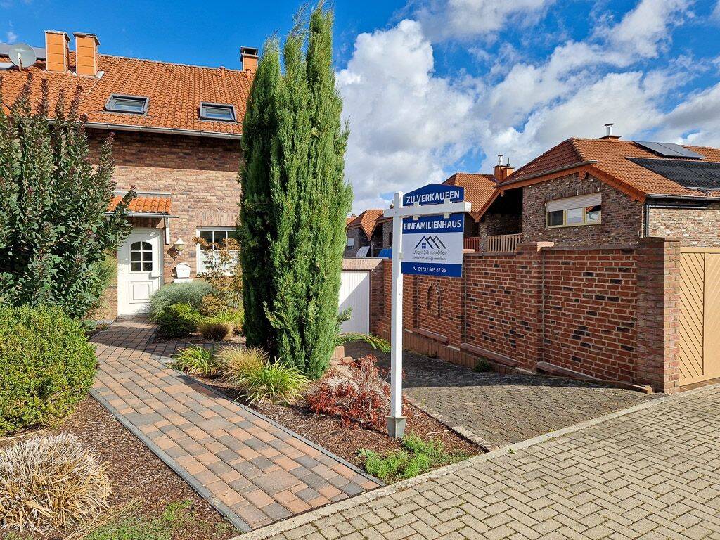 voll verklinkertes Reihenendhaus mit Garage und großem Garten in ruhiger Lage von Kreuzau, 52372 Kreuzau