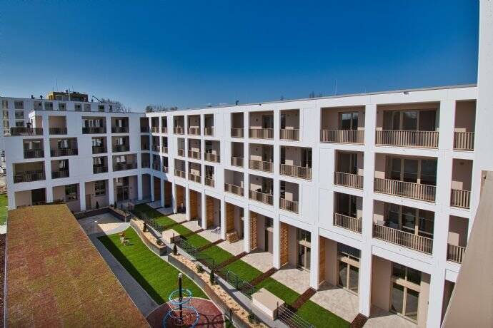 Helle, moderne, möblierte Wohnung mit großem Balkon ab sofort zu vermieten, 93053 Regensburg (Galgenberg Kasernenviertel Kumpfmühl-Ziegetsdorf-Neuprüll Oberisling-Graß)