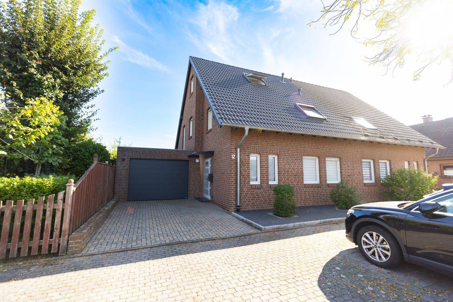 Einfamilienhaus in Schwalmtal-Amern mit Garten und Garage, 41366 Schwalmtal