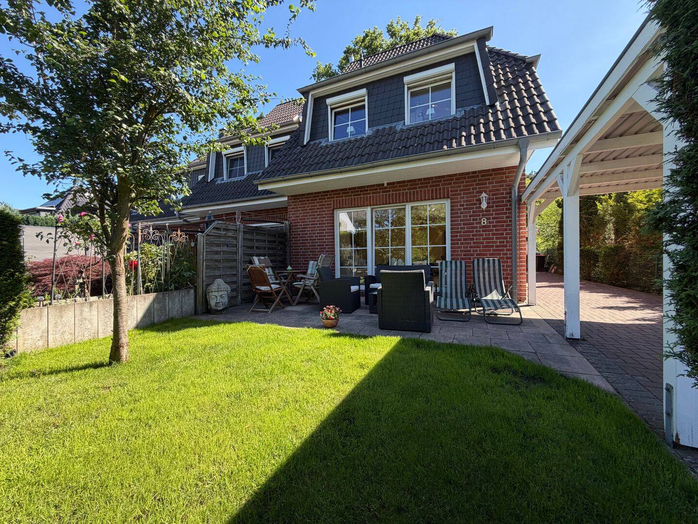 Familienfreundliches Reihenendhaus mit Garten, Terrasse und Carport in Rahlstedt, 22147 Hamburg (Wandsbek Rahlstedt)