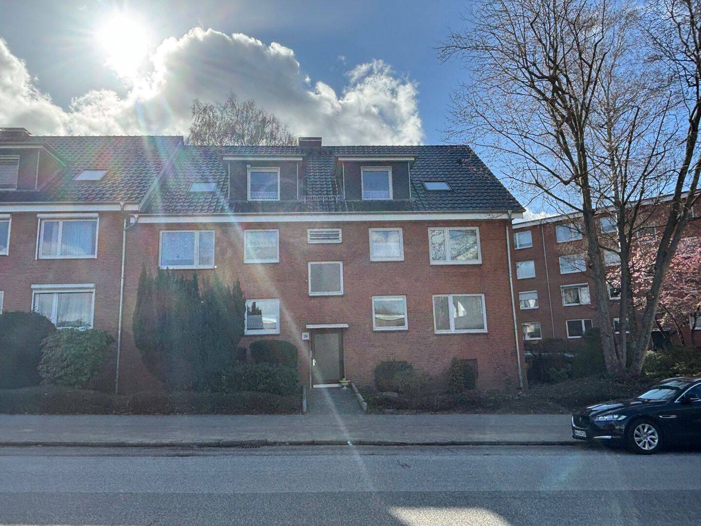 Exklusiv geschnittene 3-Zimmerwohnung i. mit vielen Extras per sofort oder nach Vereinbarung zu vermieten!, 21079 Hamburg (Harburg)