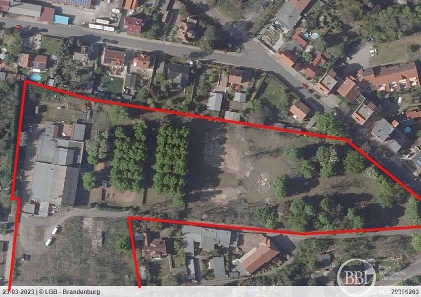 Rund 10.000 m² bebaubar: Grundstück mit 26.000 m² und Parkanlage, Luckenwalde, 14943 Luckenwalde