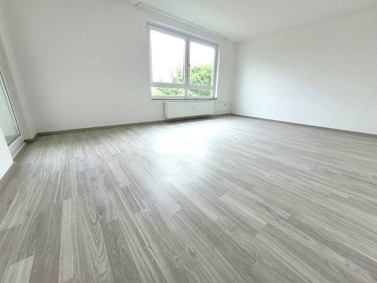 Frisch renovierte 3-Zimmer-Wohnung mit Balkon, 45279 Essen (Freisenbruch Horst)